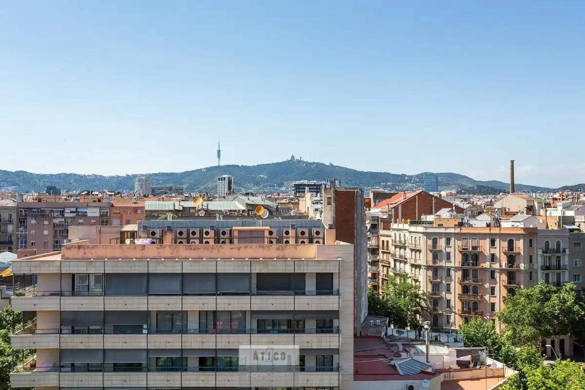 Außenansicht von Dachboden zum Verkauf in Barcelona mit Klimaanlage, Heizung und Terrasse