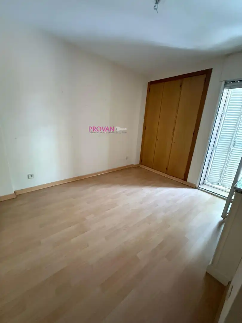 Dormitori de Casa adosada en venda en Torrejón de Ardoz amb Aire condicionat, Calefacció i Terrassa