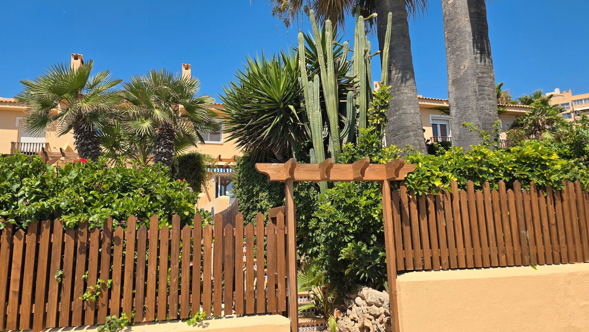 Jardín de Casa adosada en venta en El Campello con Aire acondicionado, Calefacción y Jardín privado