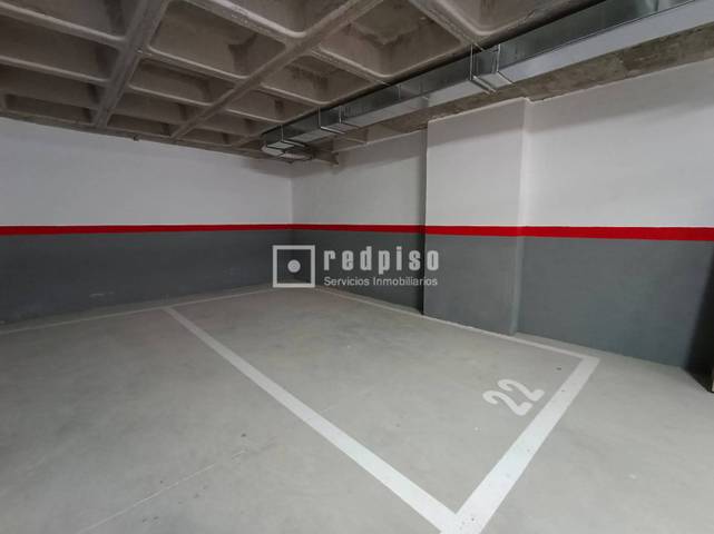 Garaje en Alquiler en de la Moscareta en Puerta del Ángel