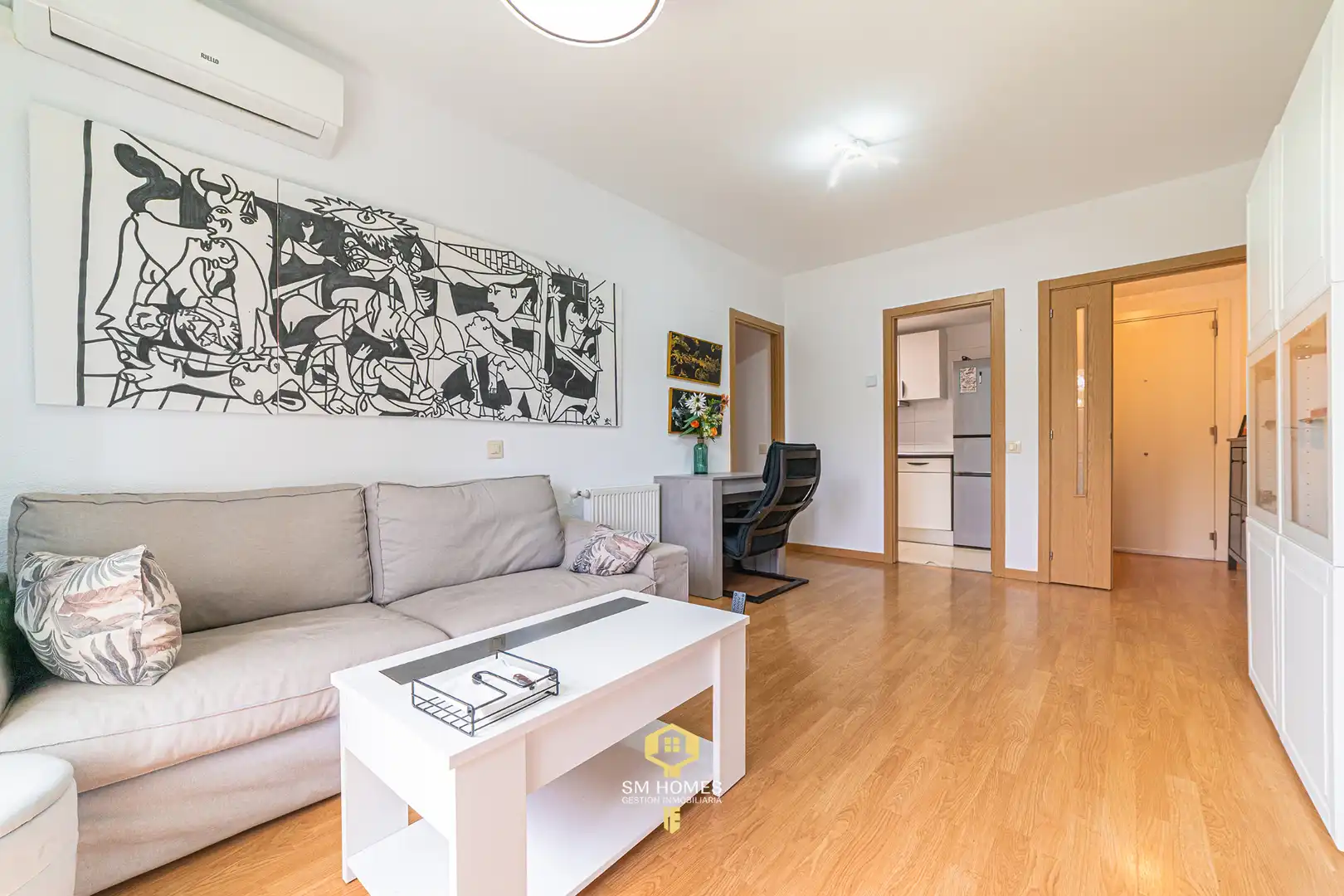 Living room of Flat for sale in Loeches  with Air Conditioner, Heating and Private garden