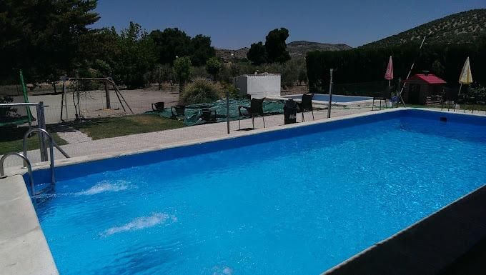 Schwimmbecken von Country house zum verkauf in Benalúa de las Villas mit Klimaanlage, Heizung und Privatgarten