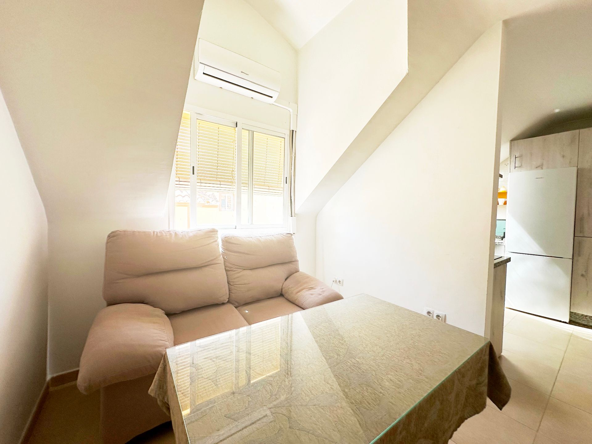 Wohnzimmer von Wohnung zum verkauf in Alameda mit Möbliert