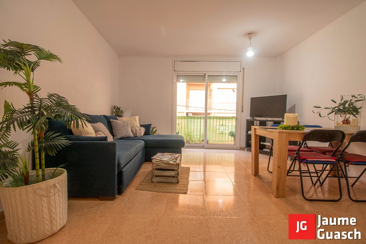 Sala d'estar de Pis en venda en Torredembarra amb Traster i Balcó