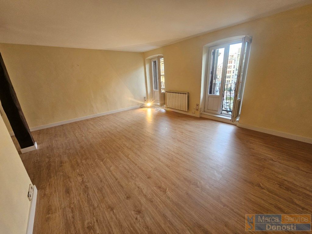 Sala de estar de Piso en venta en Donostia - San Sebastián  con Balcón