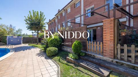 Foto 2 de Casa adosada en venda a Coll Favà, Barcelona