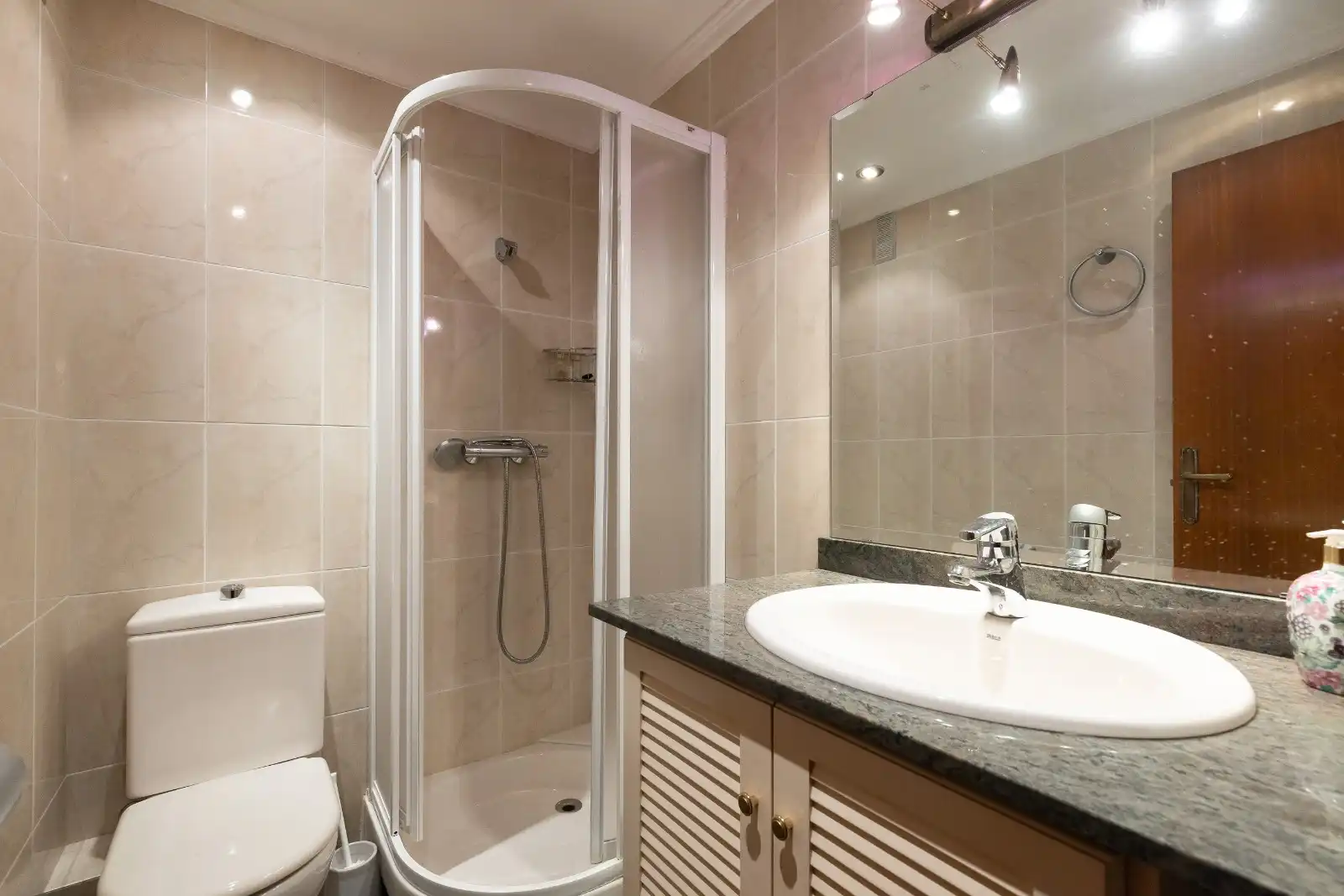 Baño de Piso en venta en Tarragona con Calefacción, Parquet y Terraza