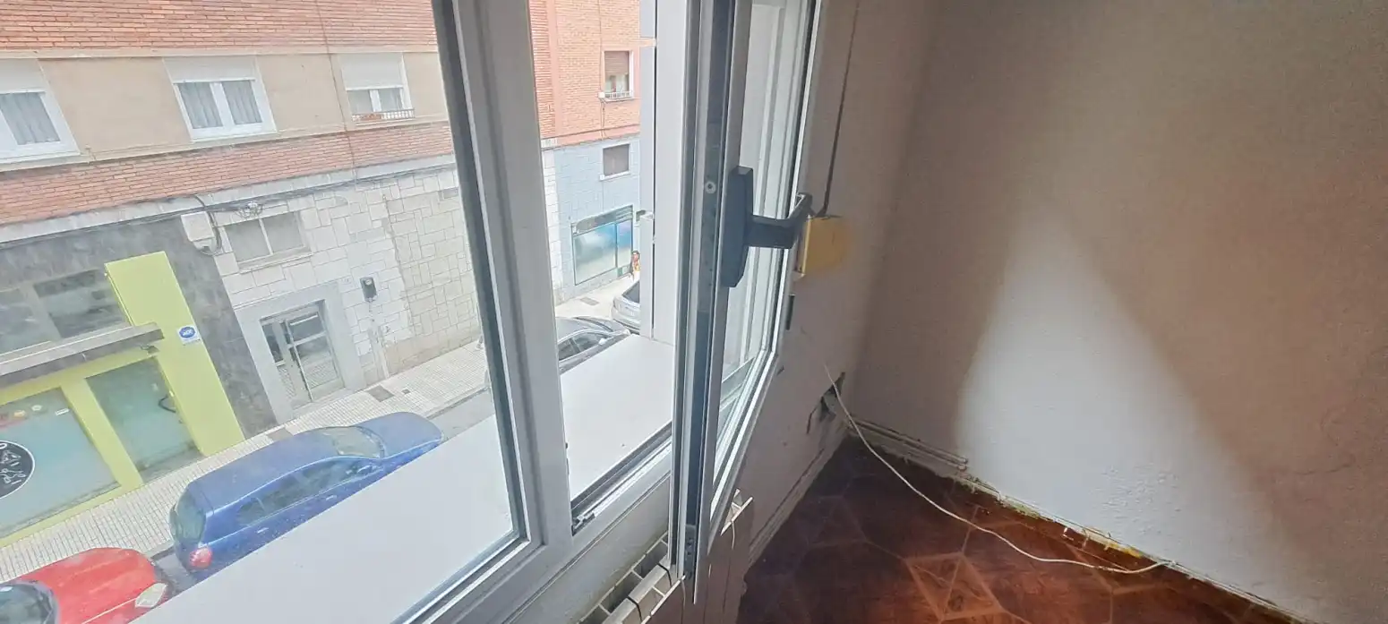 Dormitori de Pis en venda en Gijón  amb Calefacció i Terrassa