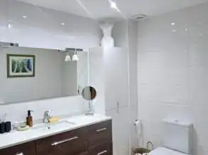 Bathroom of Flat for sale in Castell d'Aro, Platja d'Aro i s'Agaró  with Air Conditioner, Heating and Parquet flooring