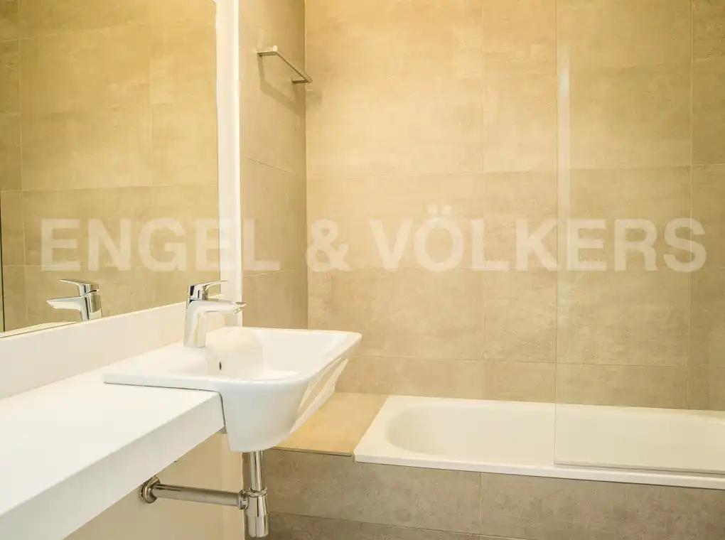 Bathroom of Flat for rent in Barcelona  with Air Conditioner, Heating and Private garden