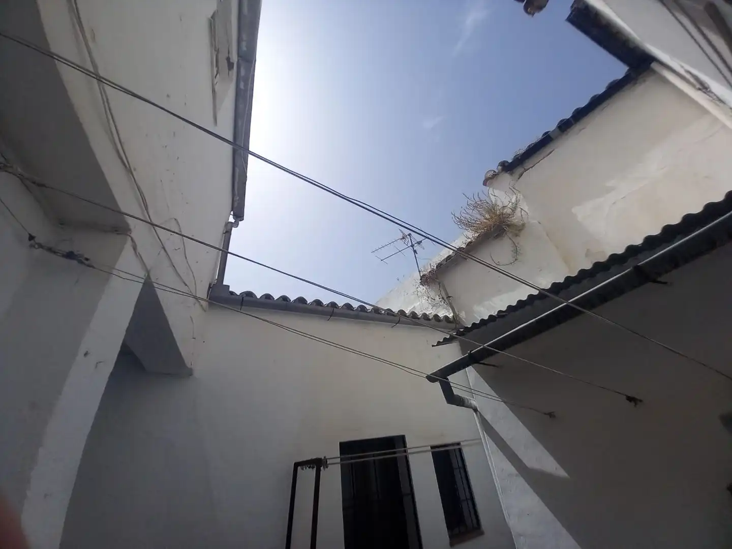 Außenansicht von Wohnung zur Miete in Ronda mit Klimaanlage, Heizung und Abstellraum