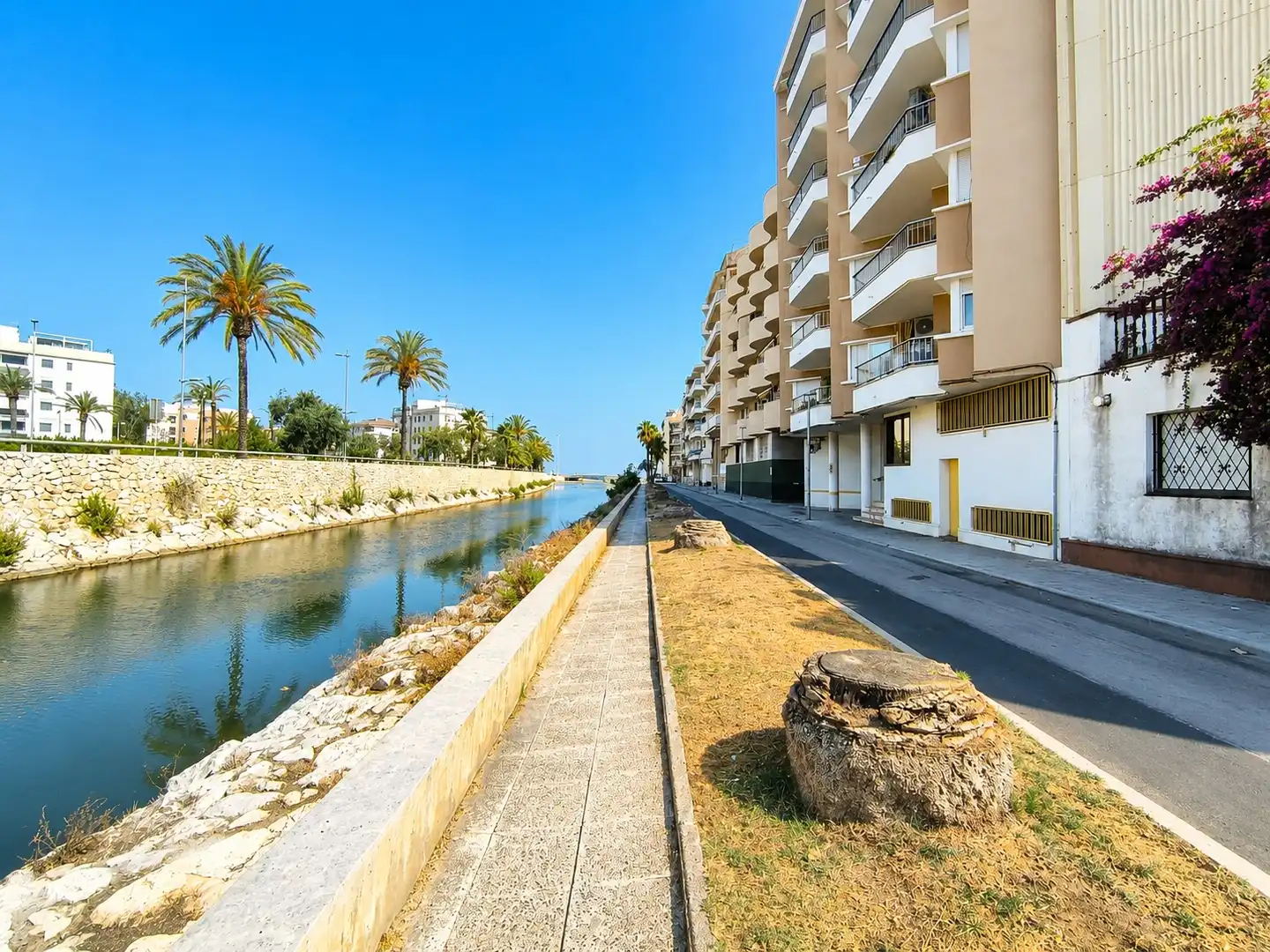 Außenansicht von Garage zur Miete in Calafell