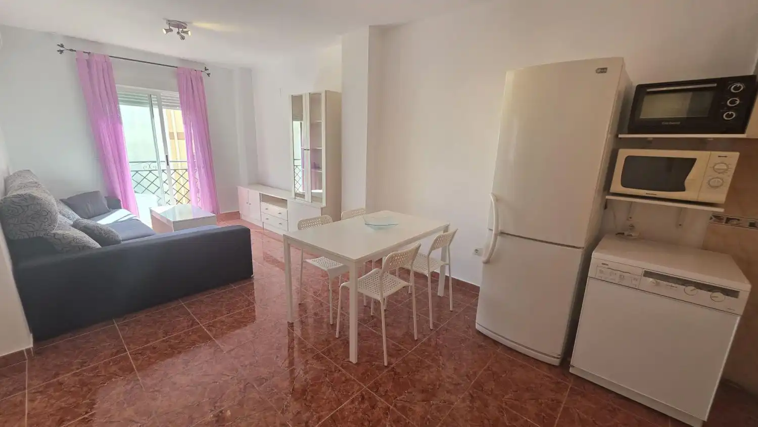 Wohnung zur Miete in Mulhacen, Aljomahima - Ermita