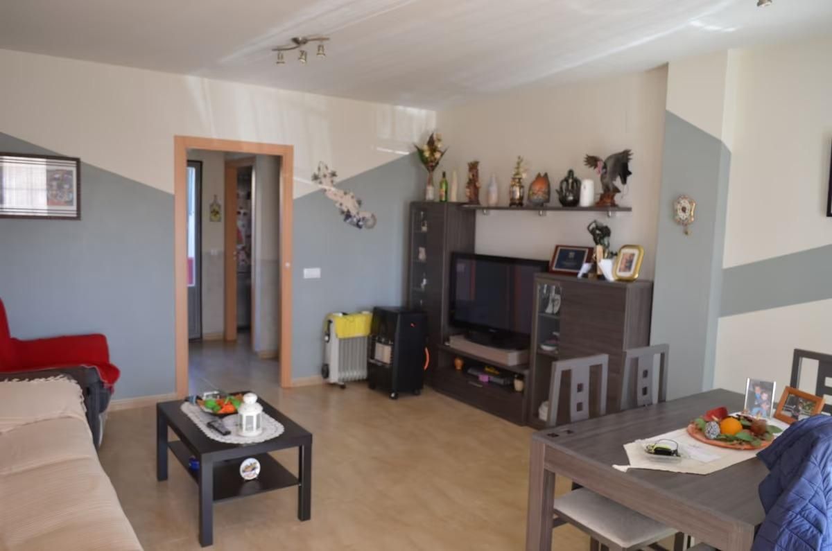 Living room of Single-family semi-detached to rent in Recas  with Heating and Storage room
