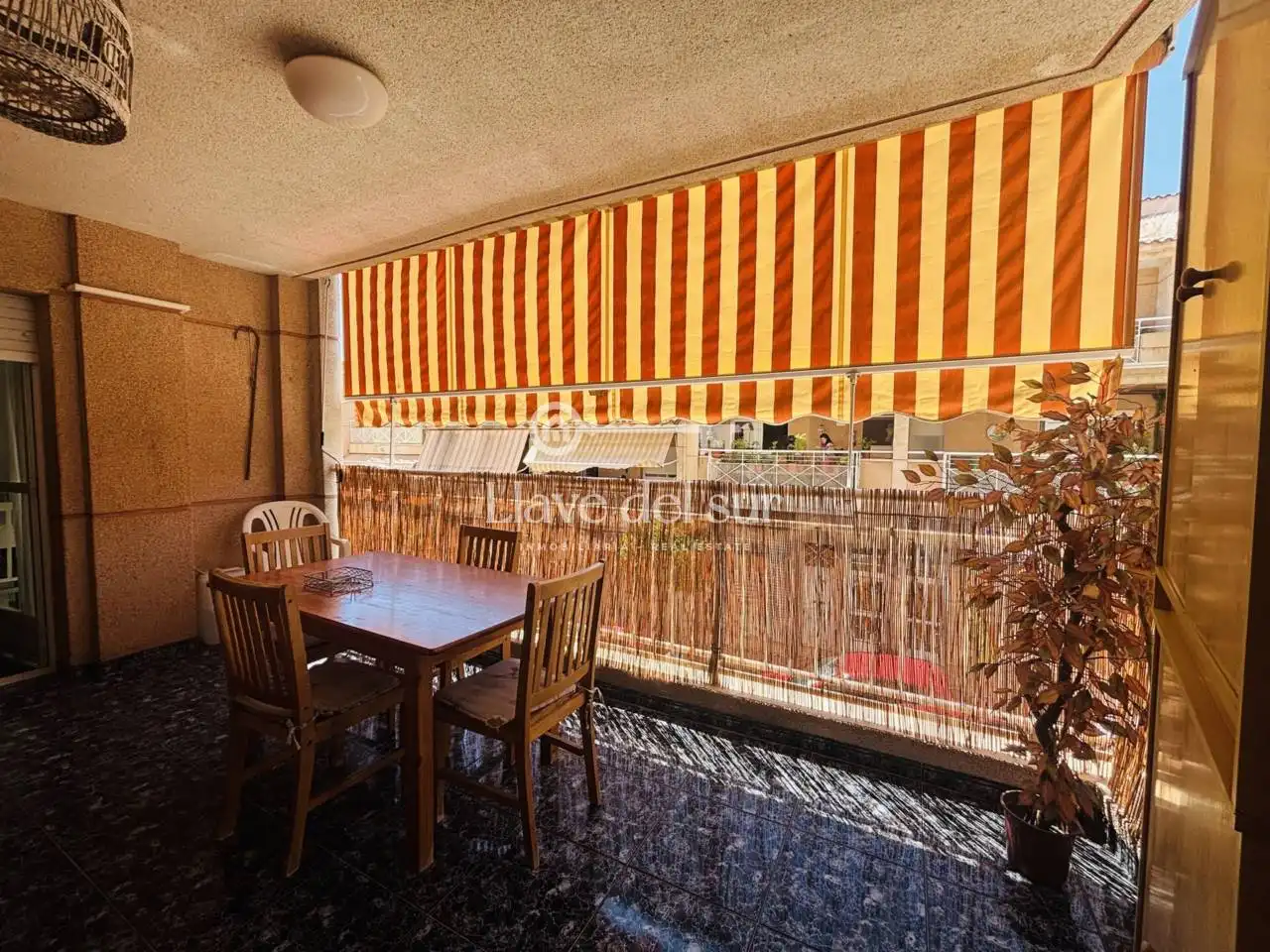 Flat with terrace for sale in Calle Lotería, imagen 2