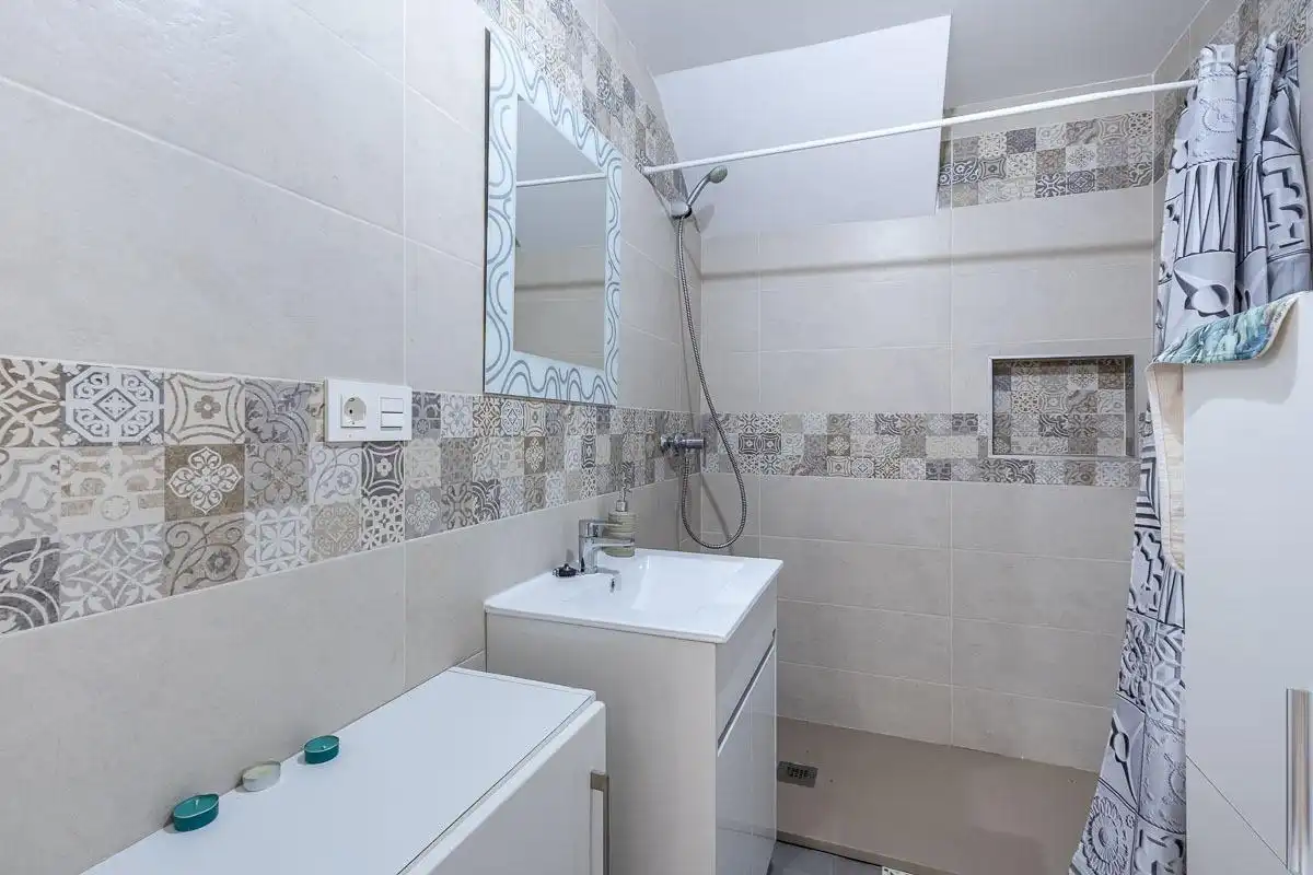 Badezimmer von Einfamilien-Reihenhaus zur Miete in Alhendín