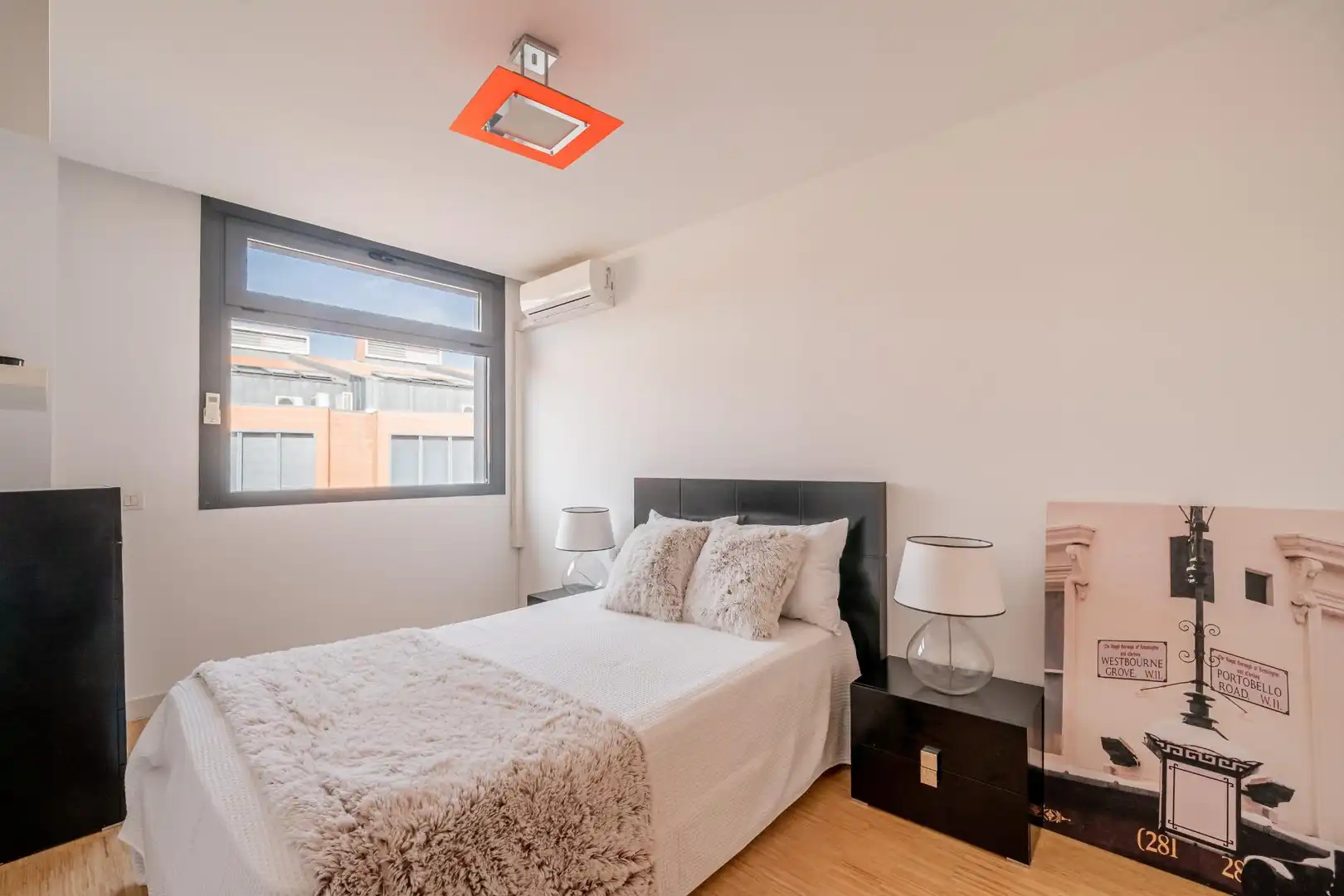 Habitación de Casa adosada en venta en Torrelodones con Aire acondicionado, Calefacción y Jardín privado