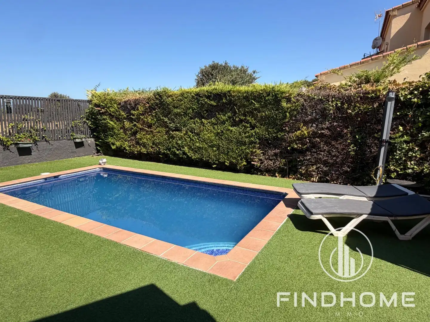 Piscina de Casa adosada en venda en Avinyonet de Puigventós amb Aire condicionat, Calefacció i Jardí privat
