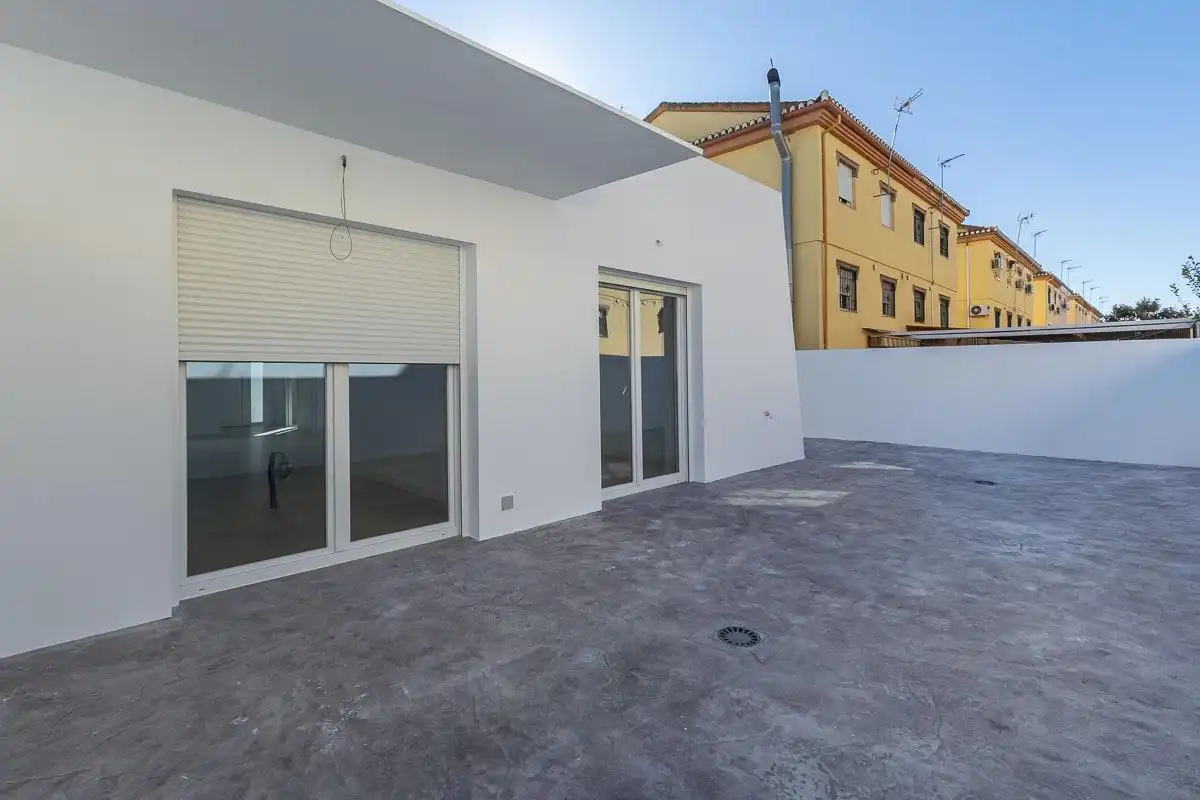 Terraza de Casa adosada en venta en Vegas del Genil con Aire acondicionado, Calefacción y Jardín privado