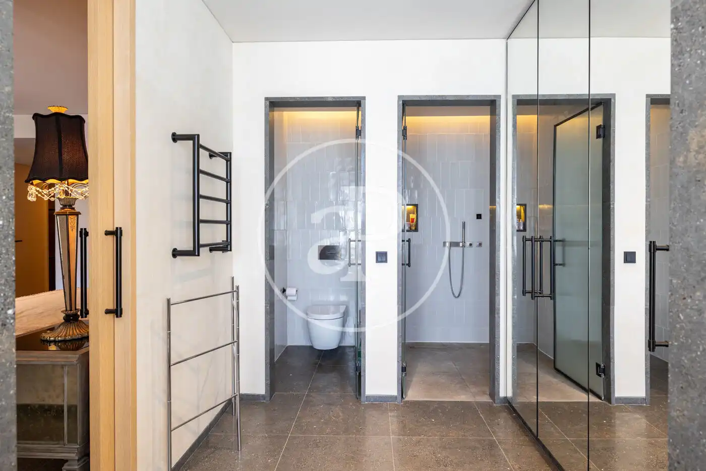 Badezimmer von Wohnung zum Verkauf in Barcelona mit Klimaanlage und Heizung