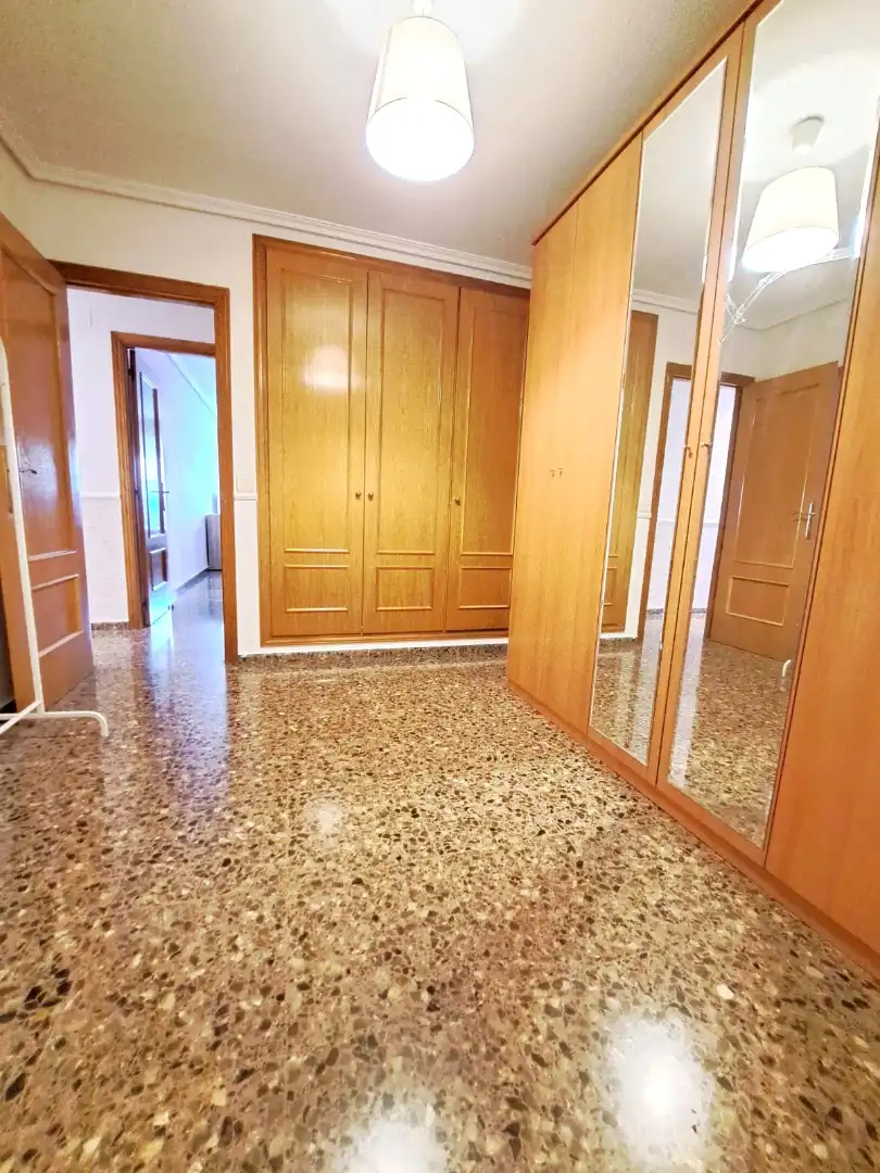 Flat for sale in Torrent  with Air Conditioner, Heating and Furnished