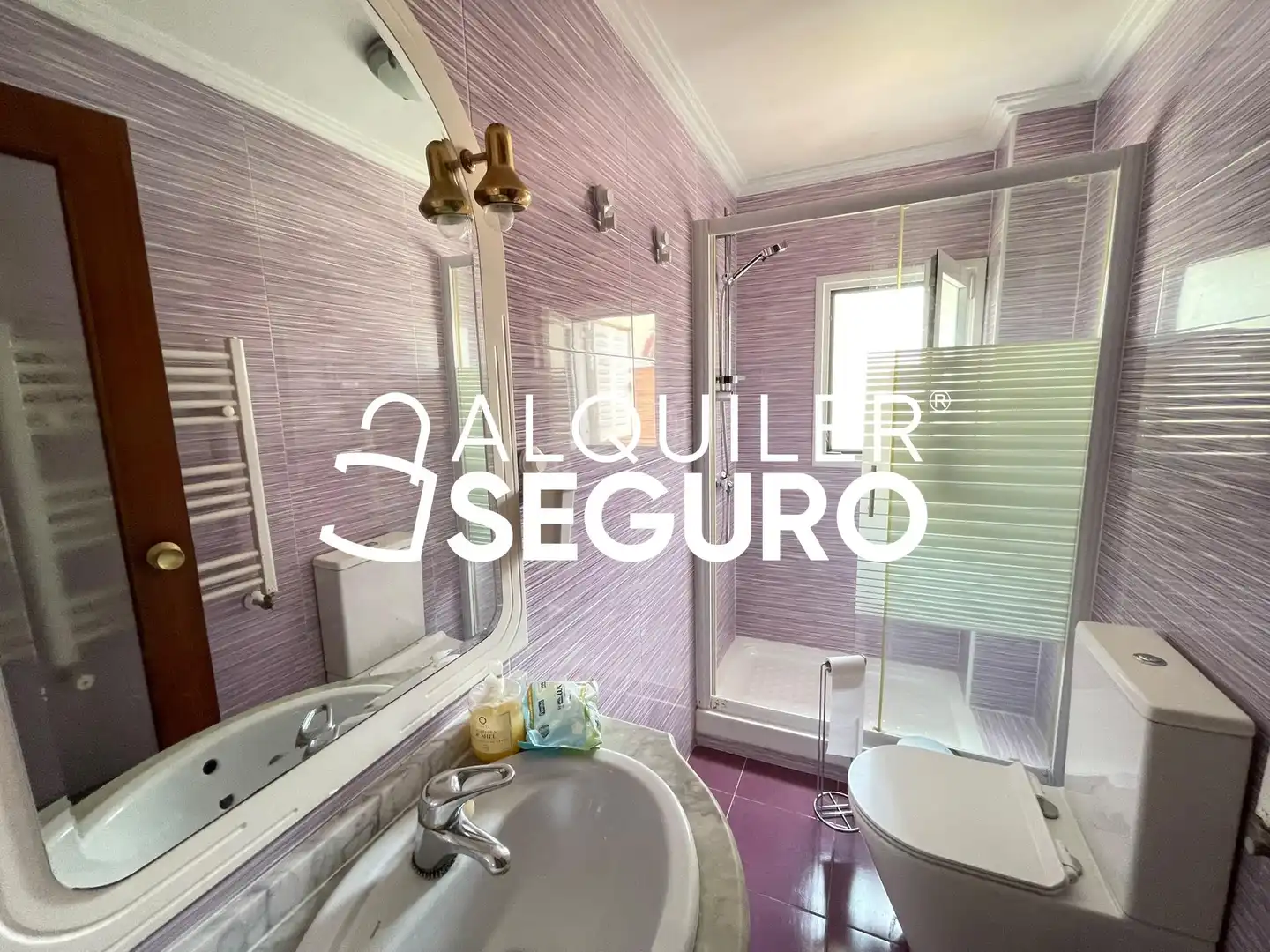 Baño de Piso de alquiler en Madrid con Aire acondicionado, Calefacción y Amueblado