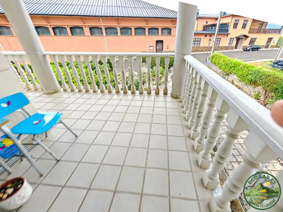 Terrassa de Casa o xalet en venda en Cacabelos amb Calefacció, Jardí privat i Terrassa