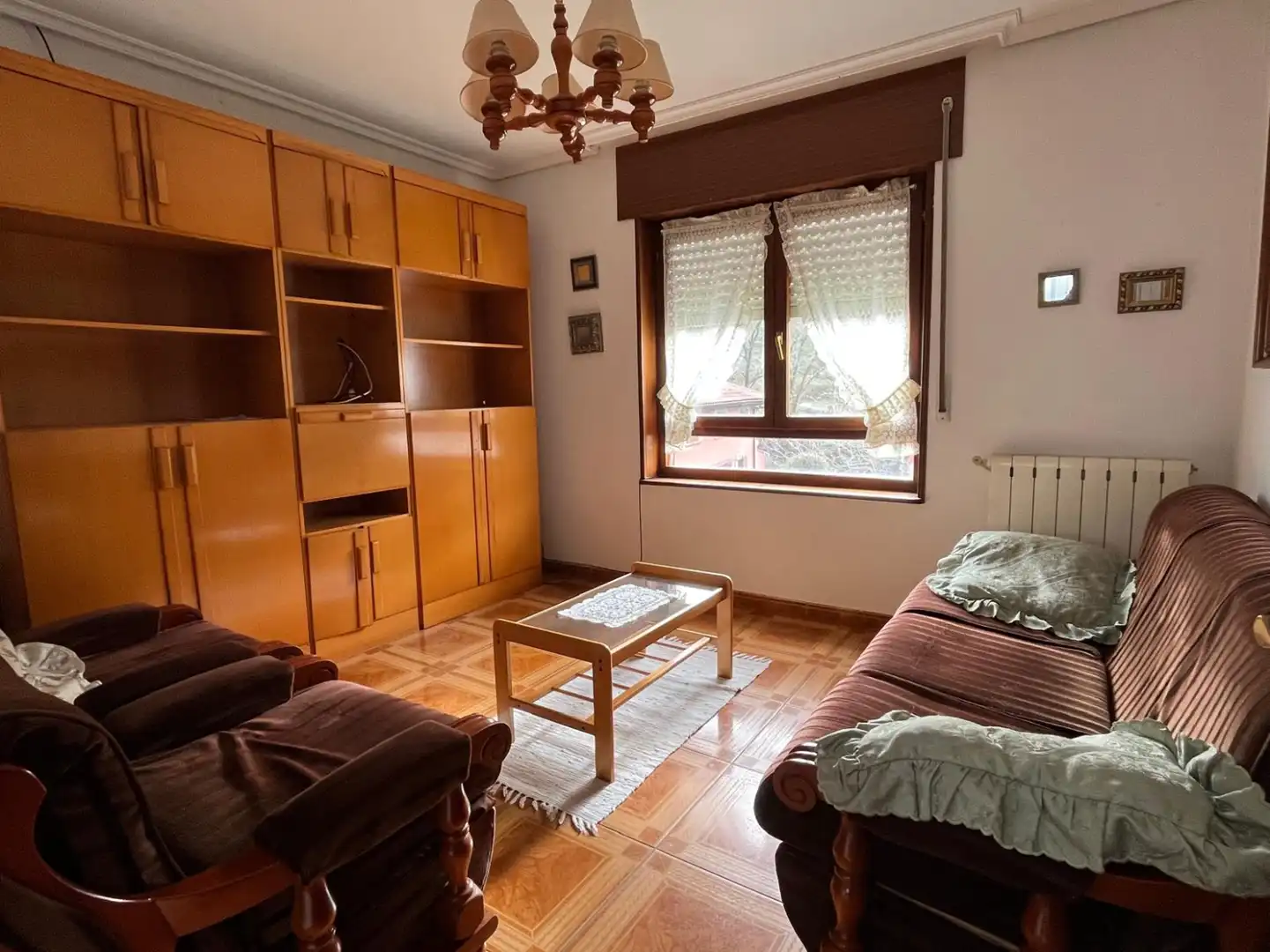 Sala de estar de Casa o chalet en venta en Cieza (Cantabria) con Jardín privado, Parquet y Balcón