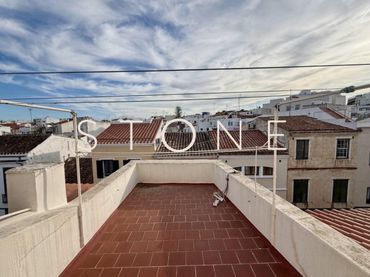 Casa amb balcó en venda a Maó ciutat