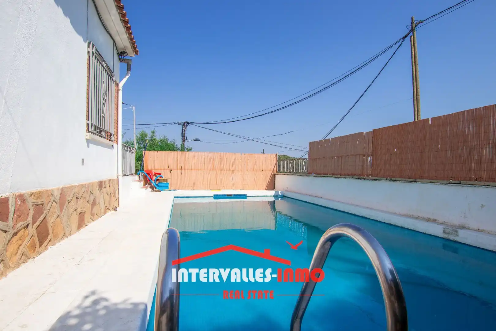 Piscina de Casa o xalet en venda en Caldes de Montbui amb Calefacció, Jardí privat i Terrassa