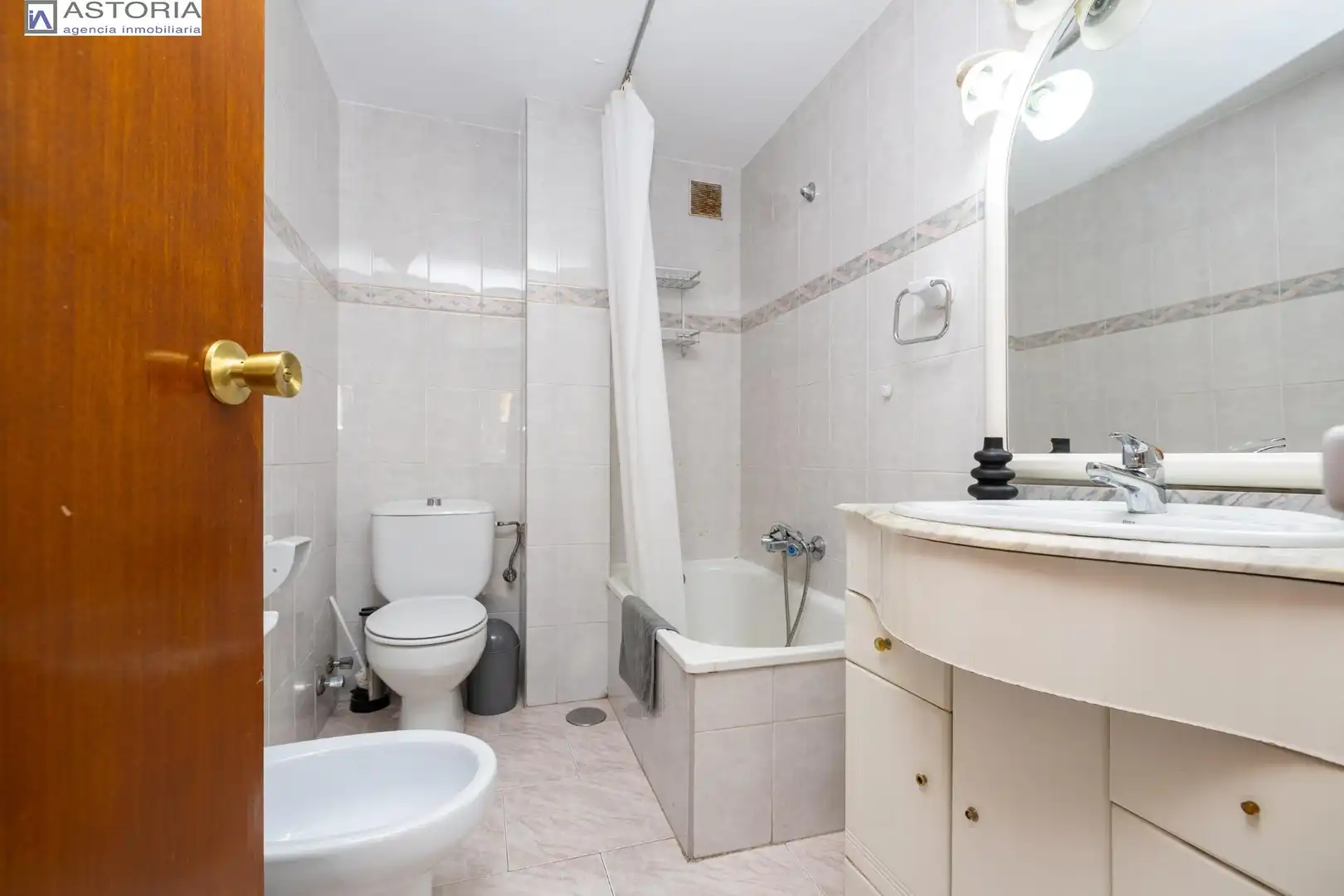Piso con ascensor en venta en Calle Santa Paula, imagen 13