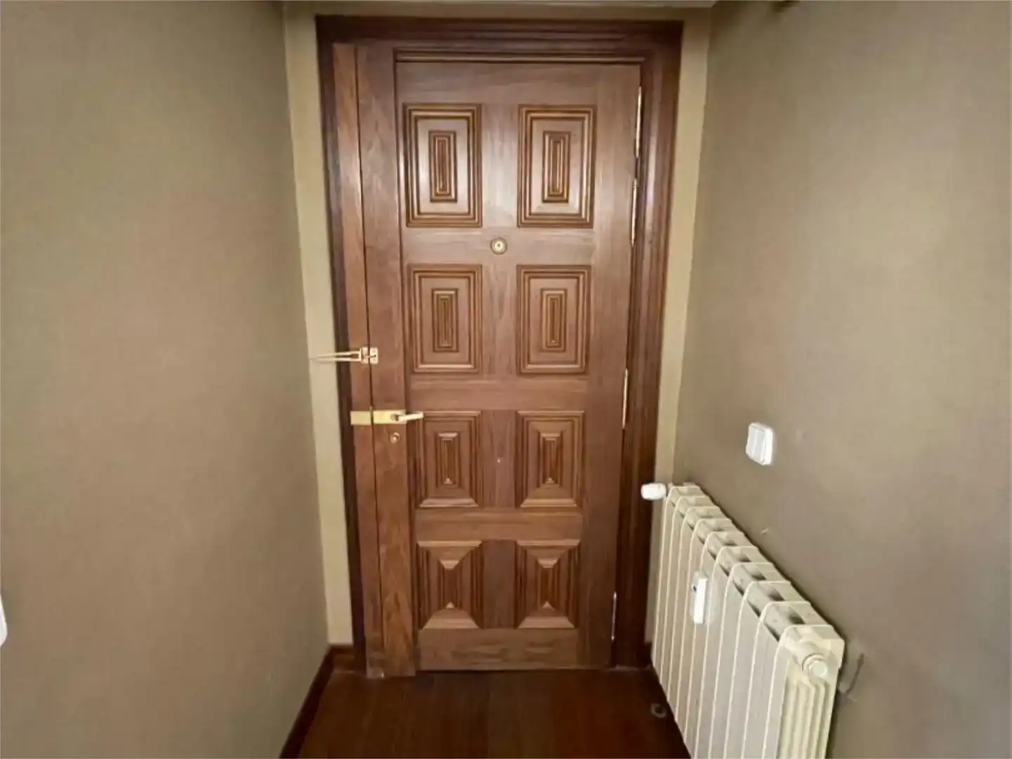 Piso en venta en León Capital  con Parquet, Trastero y Piscina