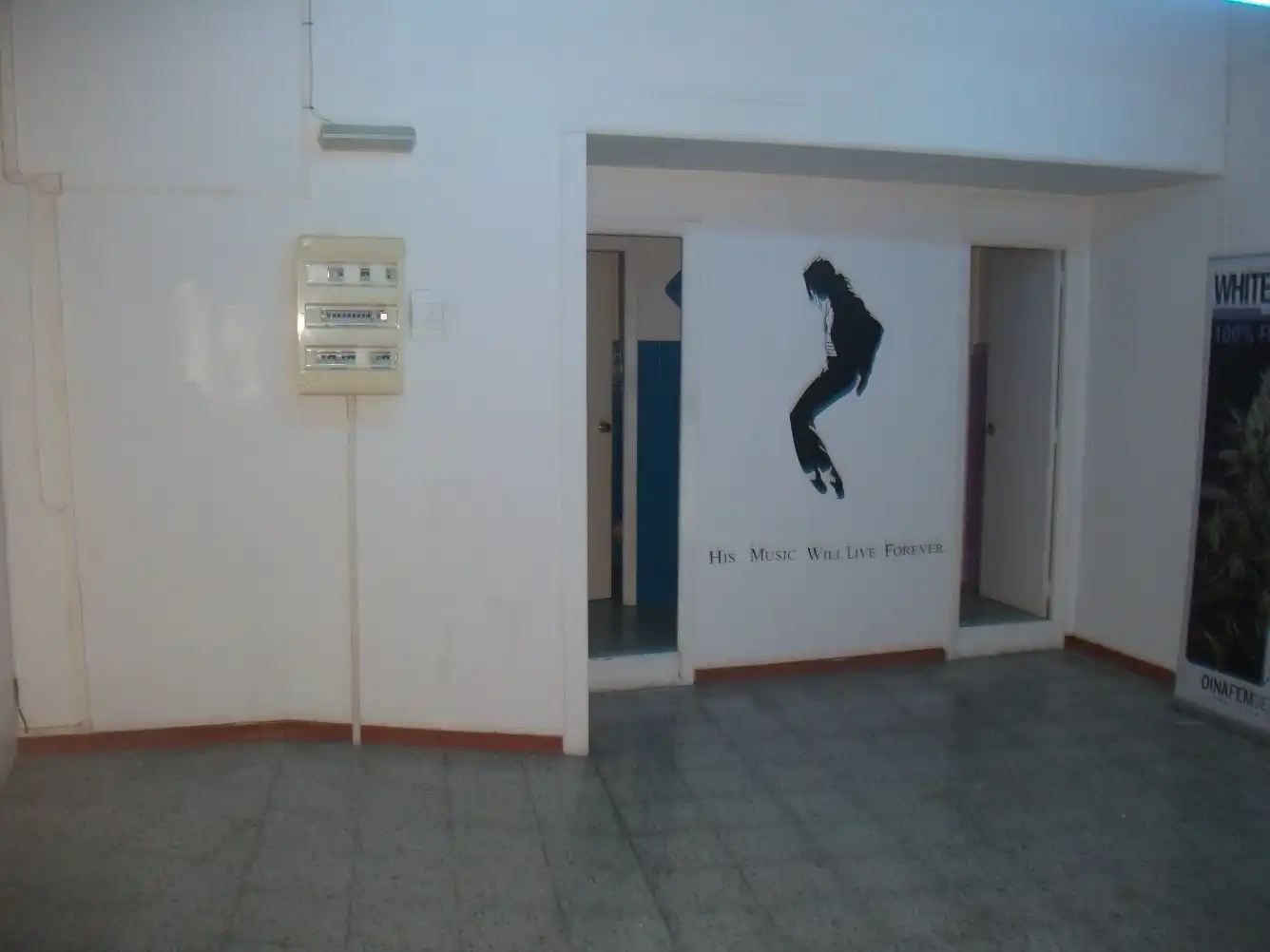 Local en venta en Vigo  con Amueblado