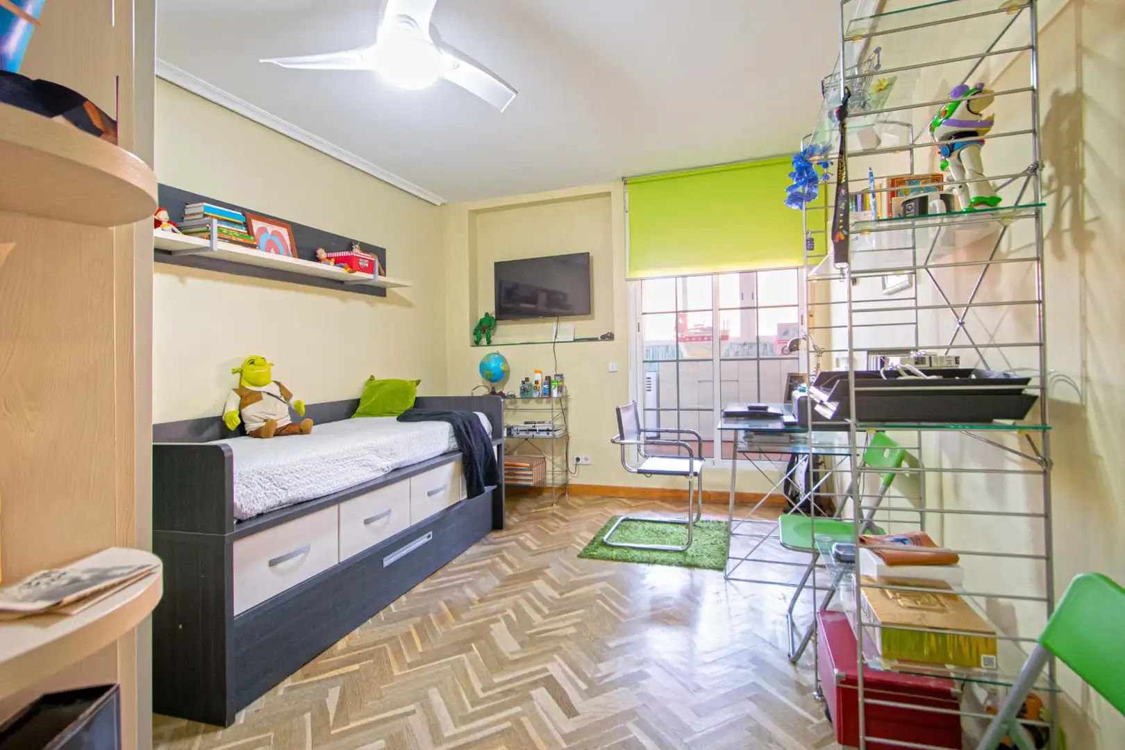 Bedroom of Attic for sale in Sevilla  with Air Conditioner, Heating and Parquet flooring