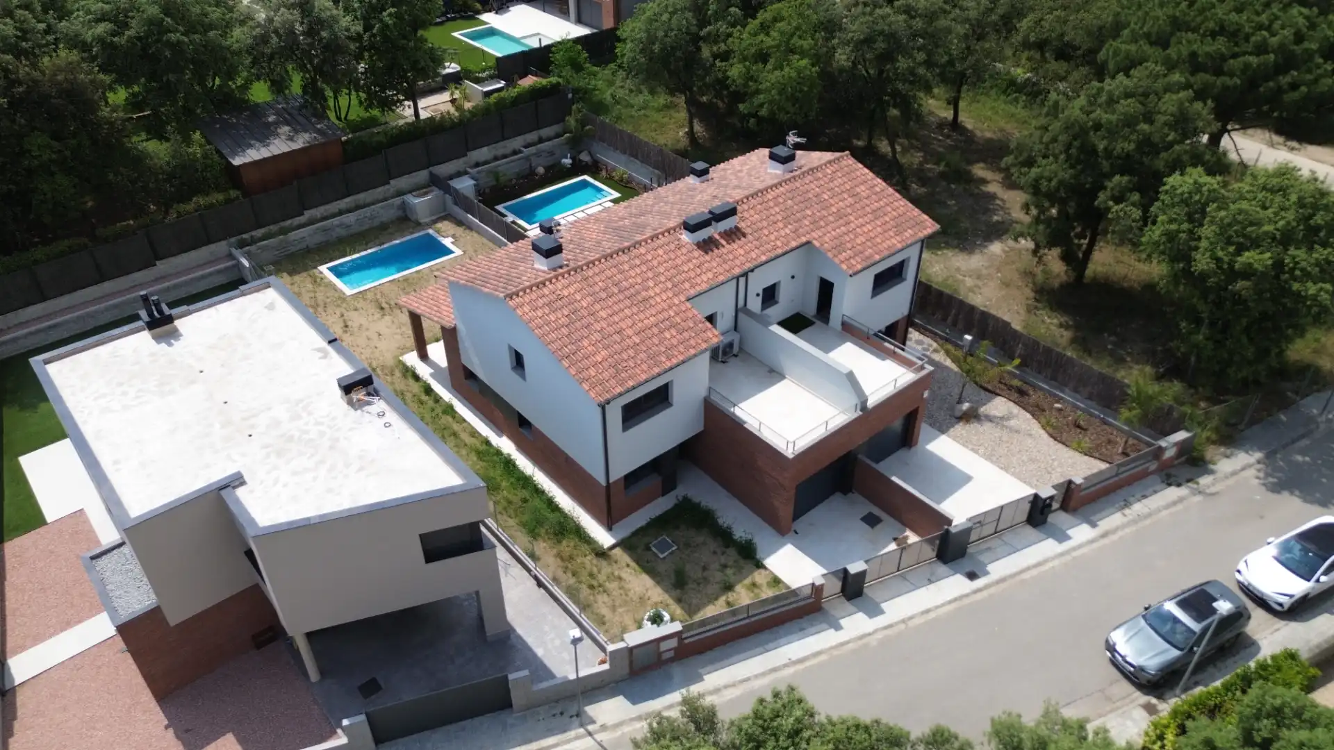 Schwimmbecken von Einfamilien-Reihenhaus zum Verkauf in Sant Esteve de Palautordera mit Heizung, Privatgarten und Terrasse