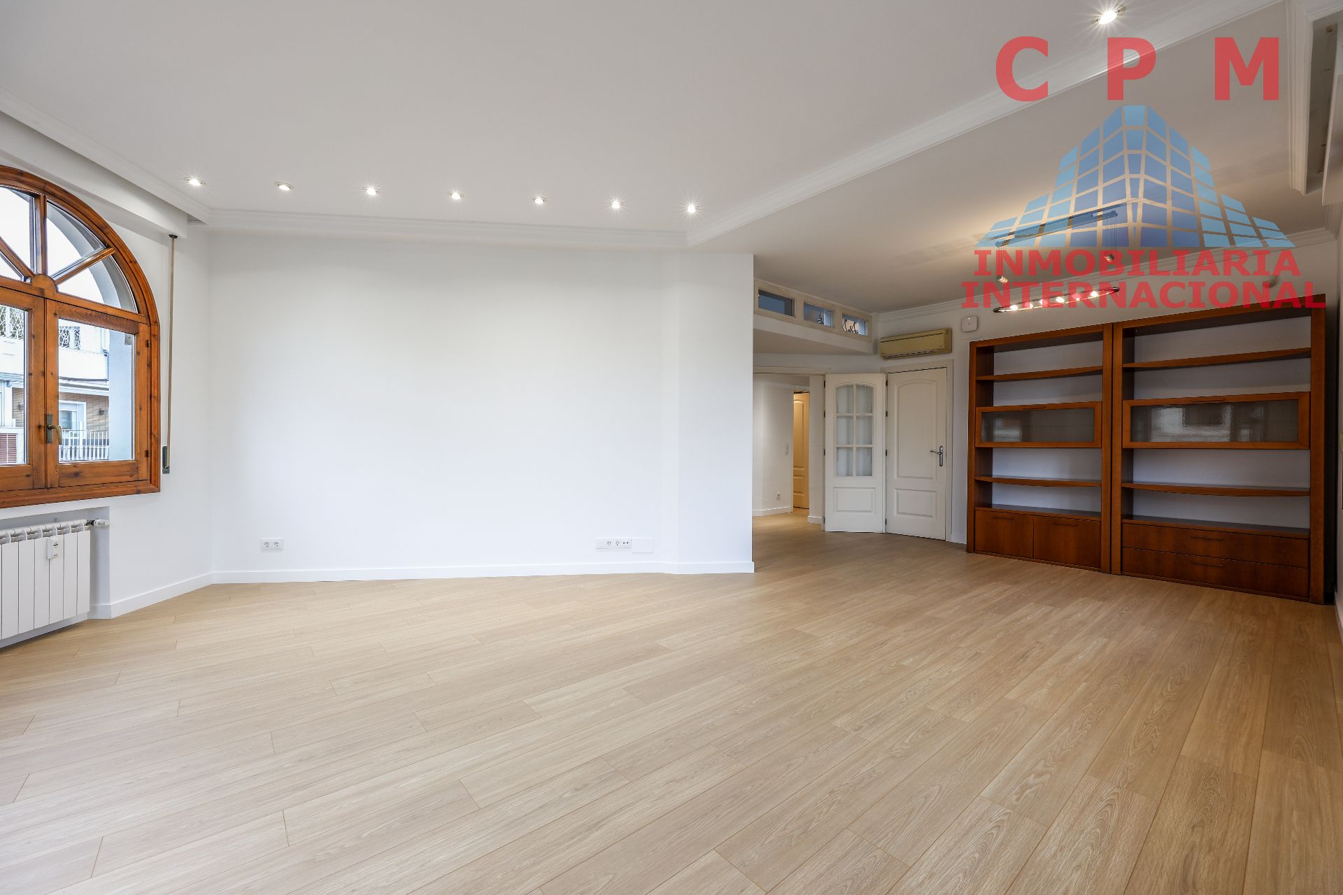 Living room of Attic to rent in  Madrid Capital  with Air Conditioner, Heating and Parquet flooring