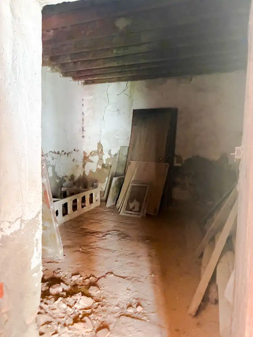 Einfamilien-Reihenhaus zum Verkauf in Polán mit Privatgarten und Abstellraum