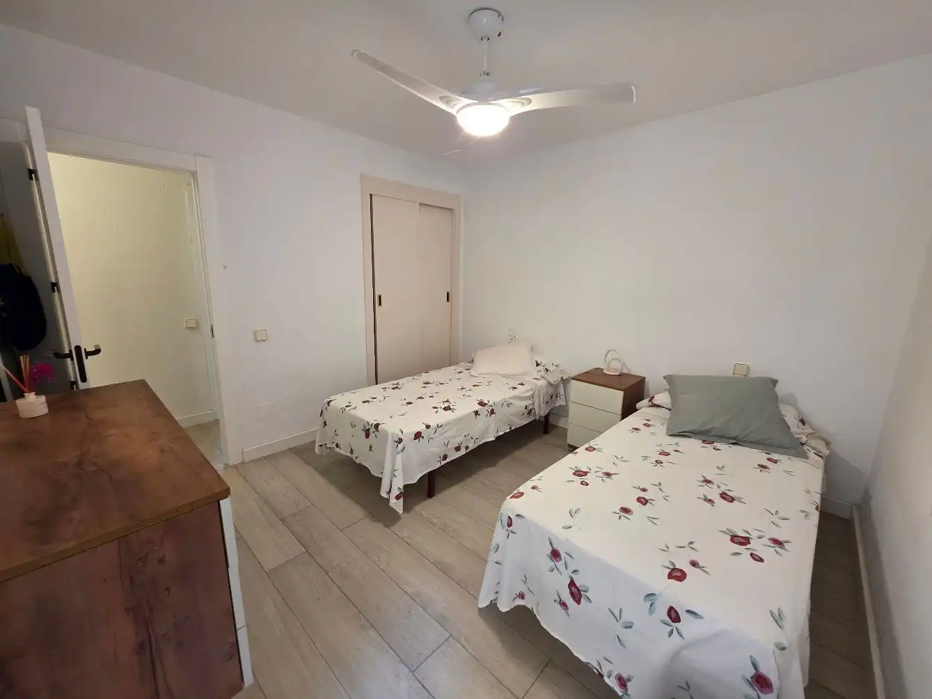 Habitación de Apartamento en venta en La Manga del Mar Menor con Aire acondicionado, Terraza y Trastero