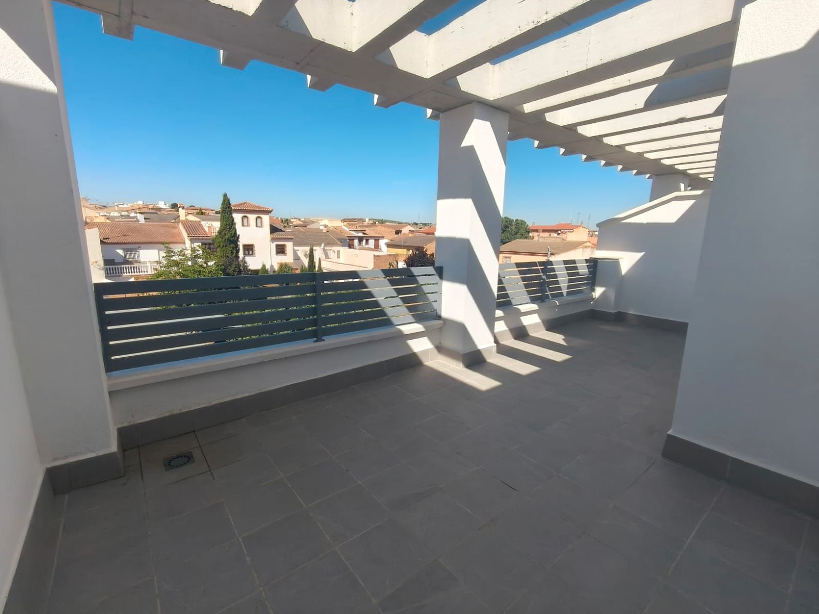Terrassa de Àtic de lloguer en Las Gabias amb Aire condicionat, Terrassa i Moblat
