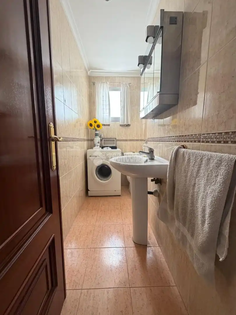 Baño de Piso en venta en Xirivella con Terraza y Trastero