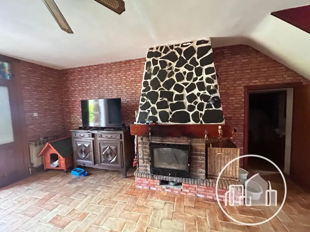 Sala d'estar de Casa o xalet en venda en Pedroso amb Calefacció