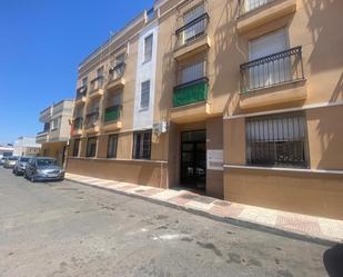 Vista exterior de Pis en venda en Roquetas de Mar amb Balcó i Alarma