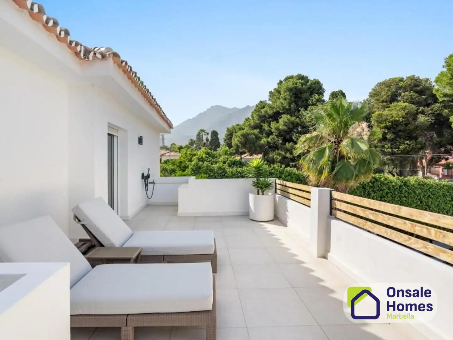 Terrassa de Casa o xalet en venda en Marbella amb Aire condicionat, Jardí privat i Terrassa