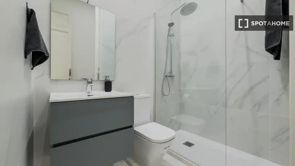 Flat with terrace to rent in Eixample, imagen 3