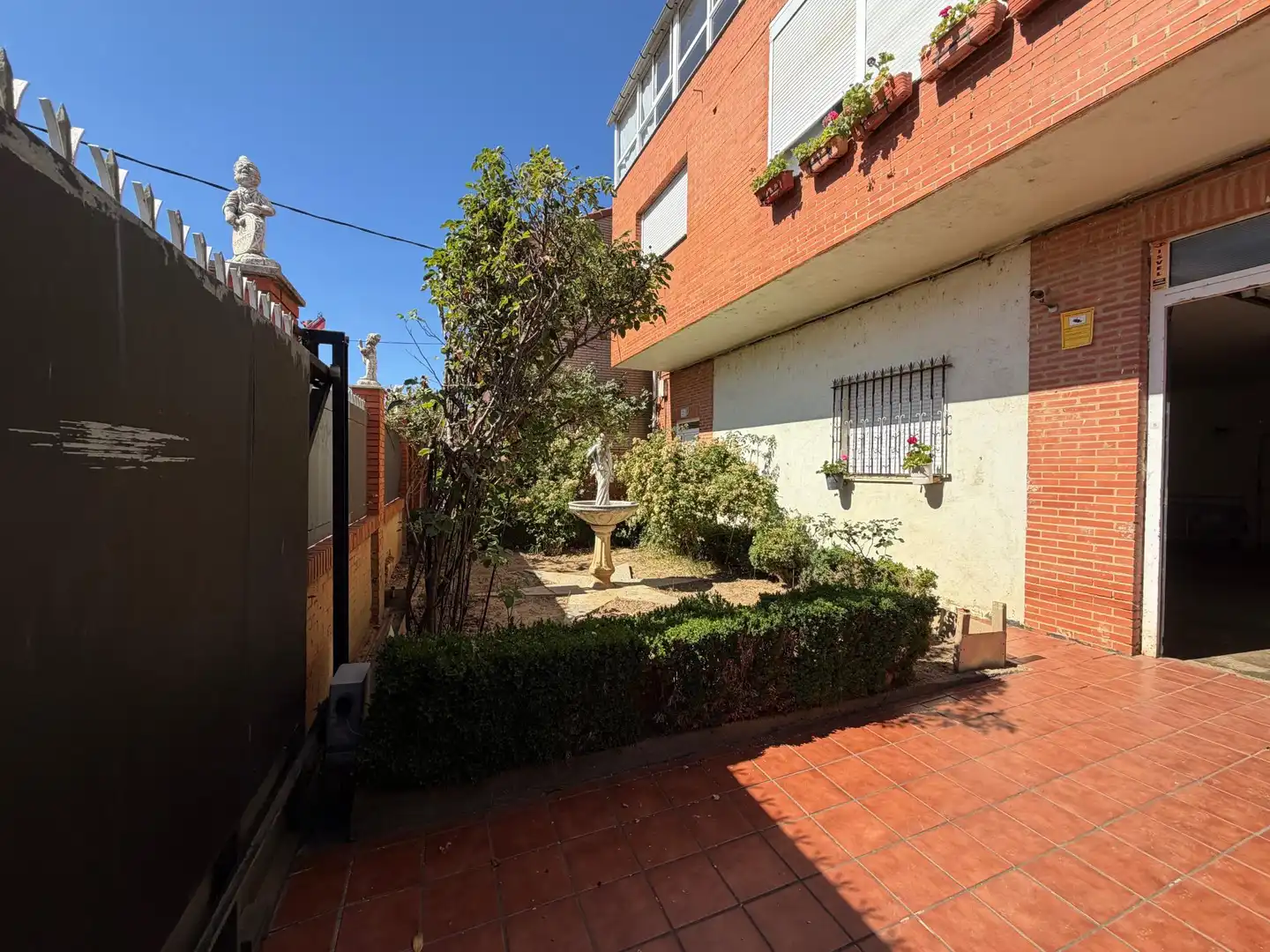 Vista exterior de Casa o chalet en venta en Villaturiel