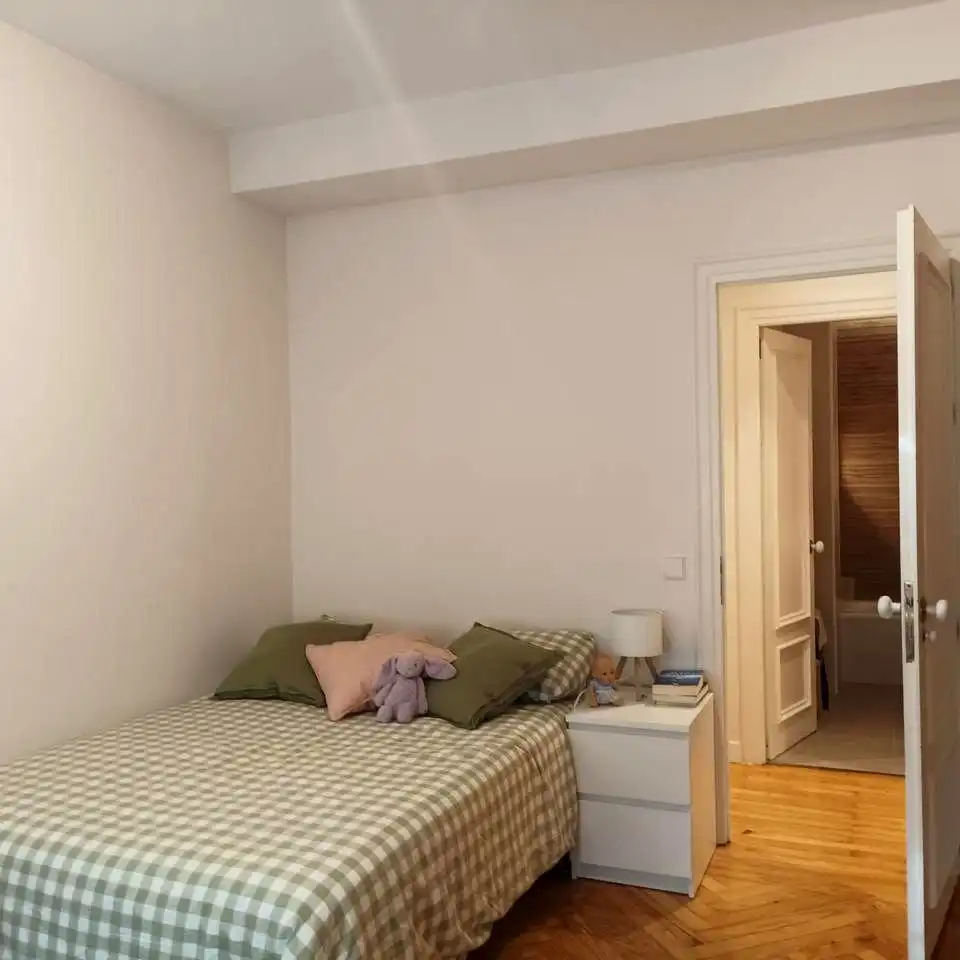 Schlafzimmer von Wohnung zur Miete in Madrid mit Klimaanlage, Heizung und Terrasse