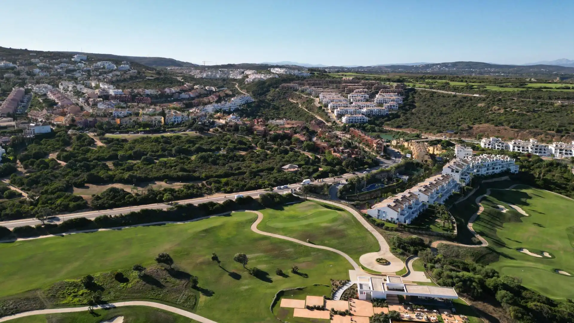 Vista exterior de Casa o chalet en venta en La Alcaidesa con Terraza, Trastero y Piscina