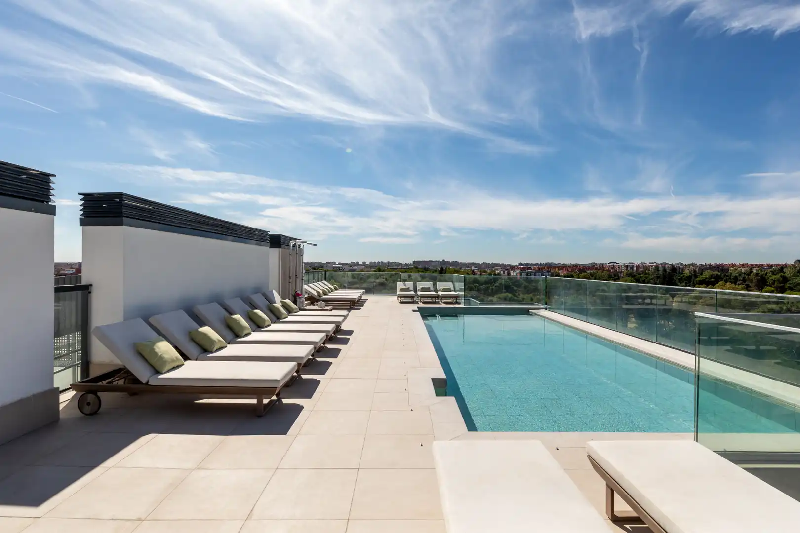Piscina de Pis de lloguer en Madrid amb Aire condicionat, Forn i Rentadora