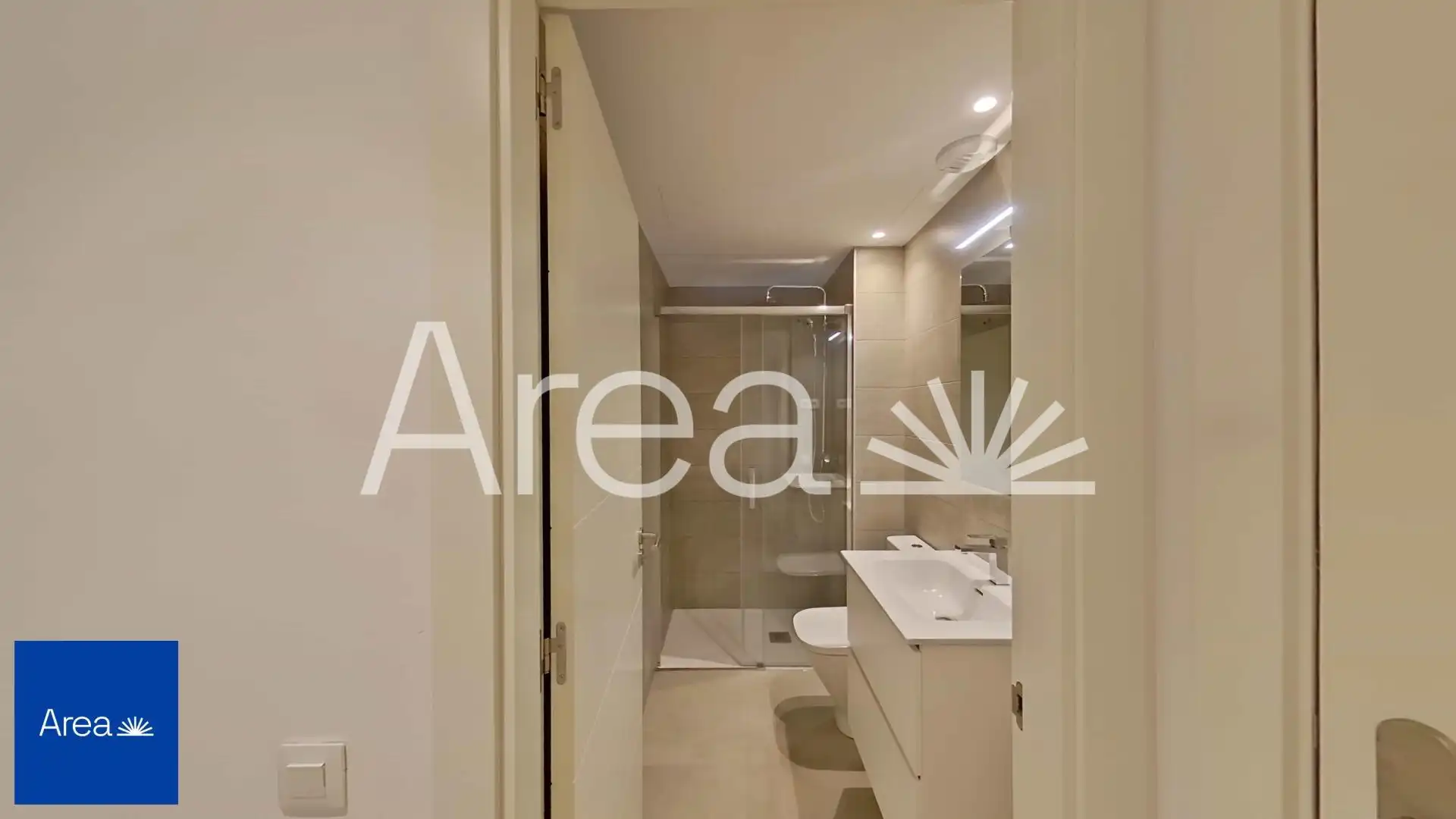 Baño de Piso de alquiler en Mataró con Aire acondicionado, Calefacción y Terraza