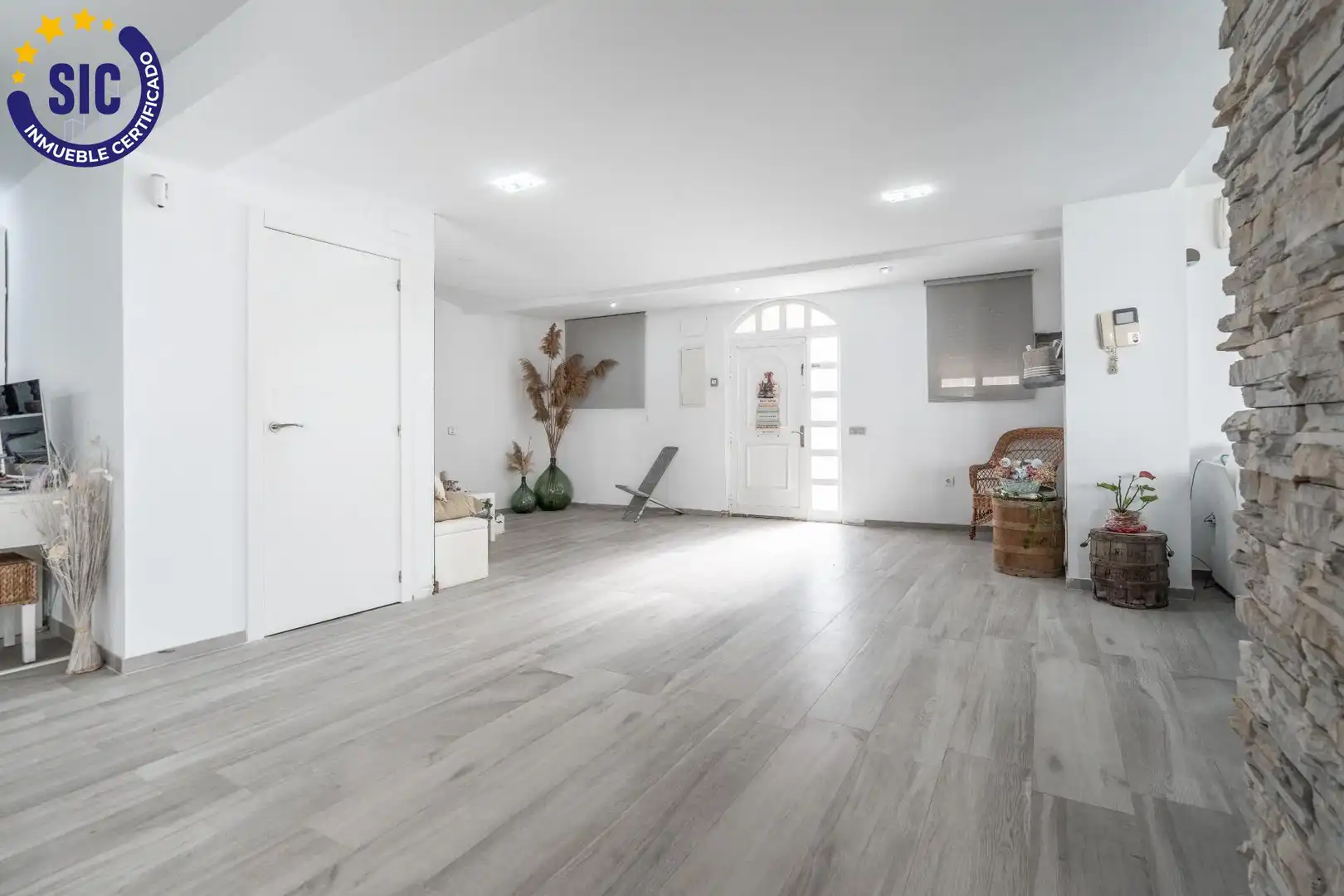 Haus oder Chalet zum Verkauf in Valencia mit Privatgarten, Terrasse und Schwimmbad